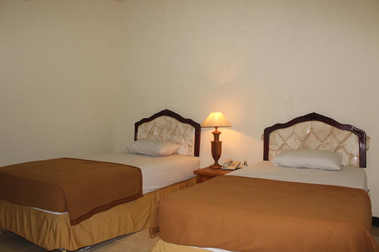 Sinar Bintang Hotel Cepu Bagian luar foto
